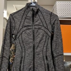 Lululemon size 4